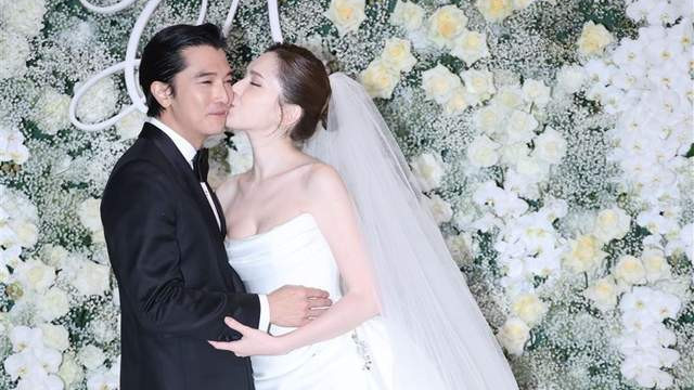 邱泽许玮甯婚礼现场曝光！嘉宾超430人，婚戒细节全曝光好有意义