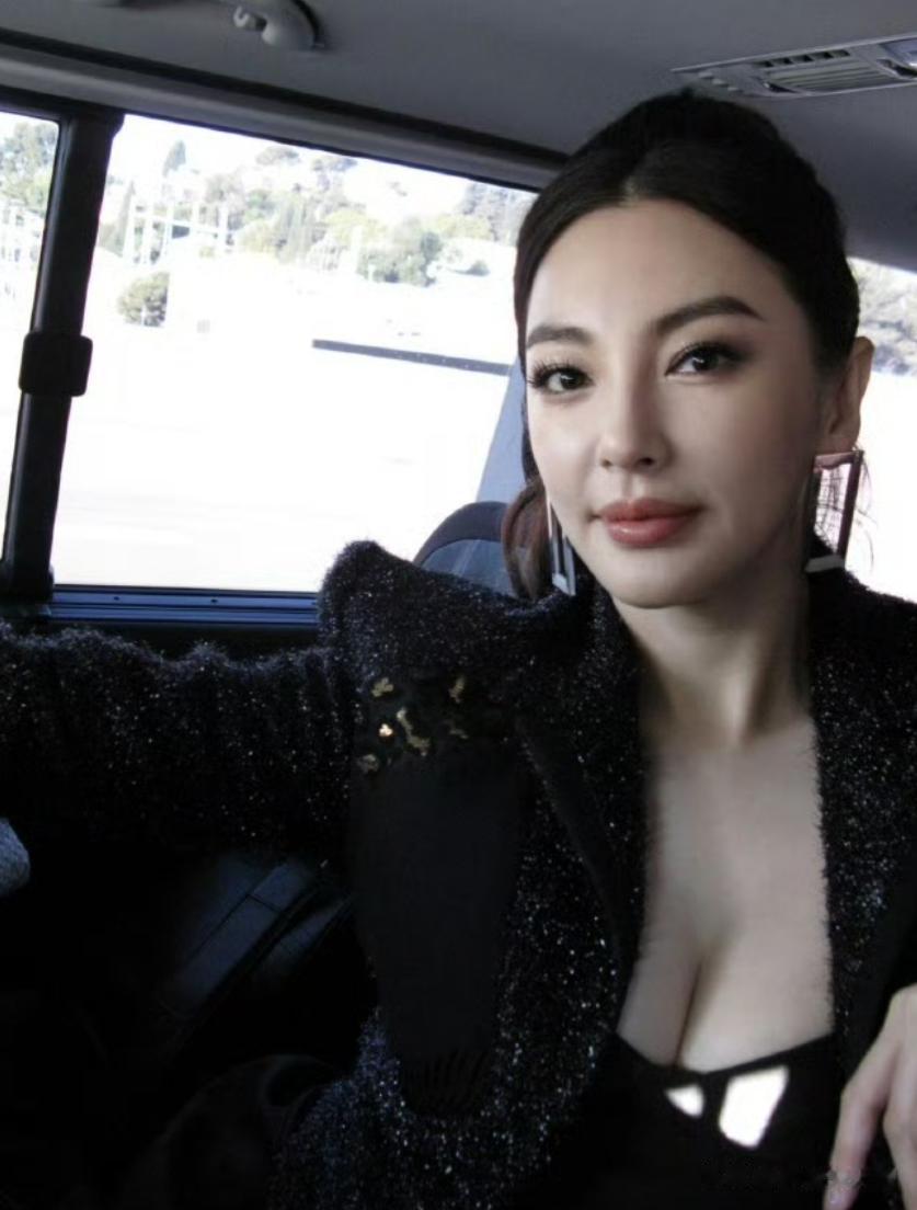 深邃迷人的张雨绮