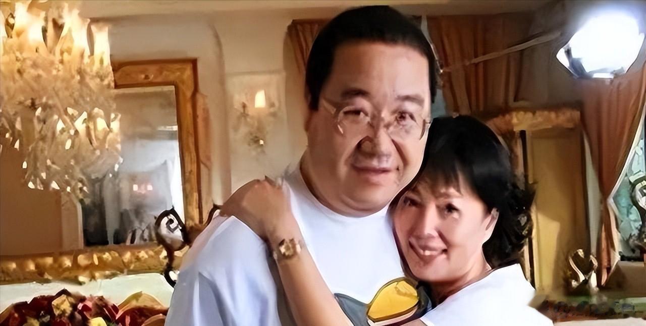 风水轮流转！英达和梁欢的婚姻碎成渣，28年后，她比宋丹丹更不幸