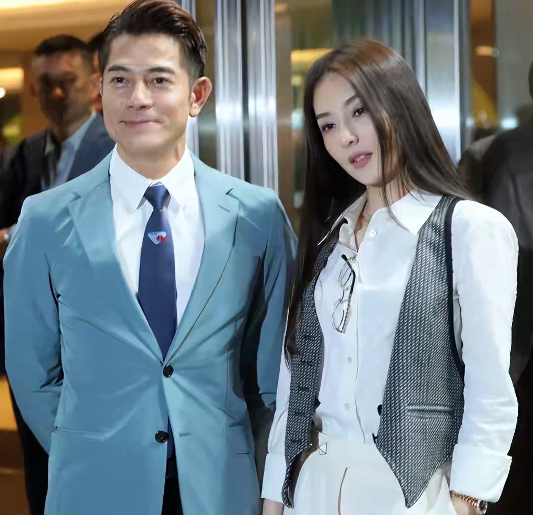 曝60岁郭富城再当爸,方媛三胎产子,获上亿豪宅,当年全网都嘲她