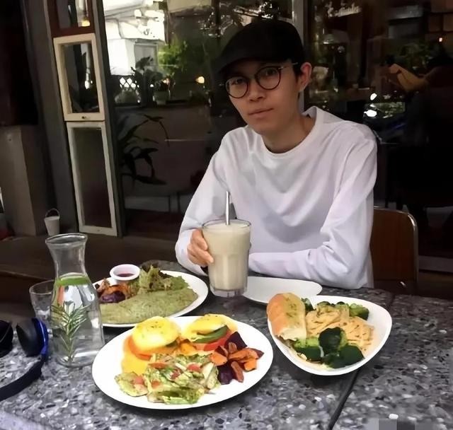 宁死不吃一口肉！41岁歌手病逝前录音曝光：动物蛋白脏了轮回的路