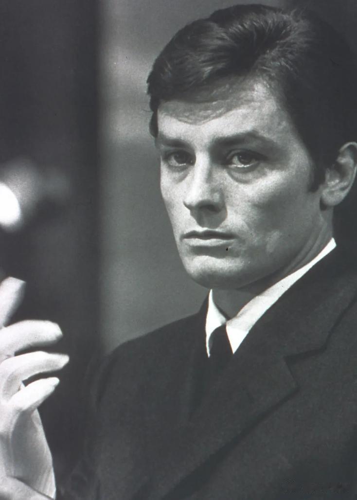 影坛巨星晚年凄惨,去世后留下4亿遗产,分配不均导致3个孩子反目