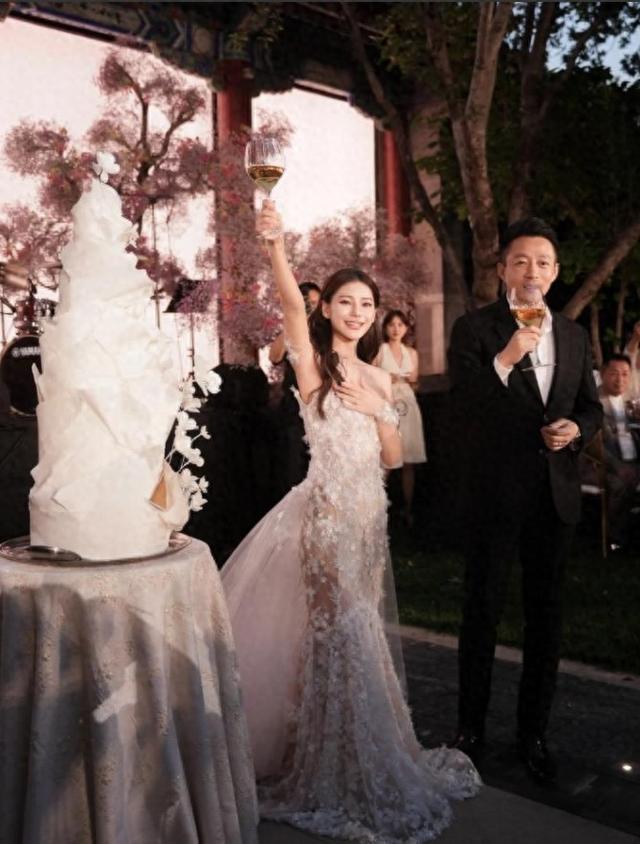 汪小菲给玥儿报夏令营！一天费用高达2000块，马筱梅吐槽太贵被夸