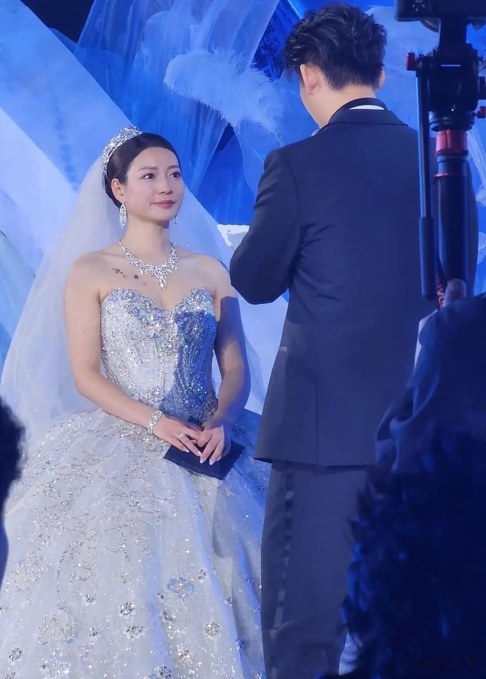 刘雨辰黄雅琼大婚伴郎团卡身高最矮184 国乒王楚钦樊振东都送祝福