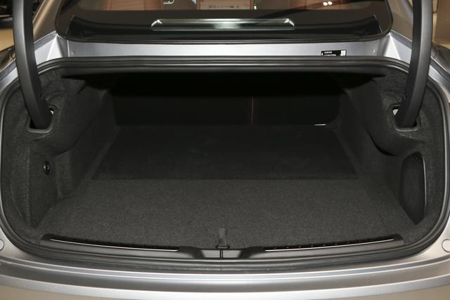 全系OTA+出新车标，即将“独立”的智界会好起来吗？