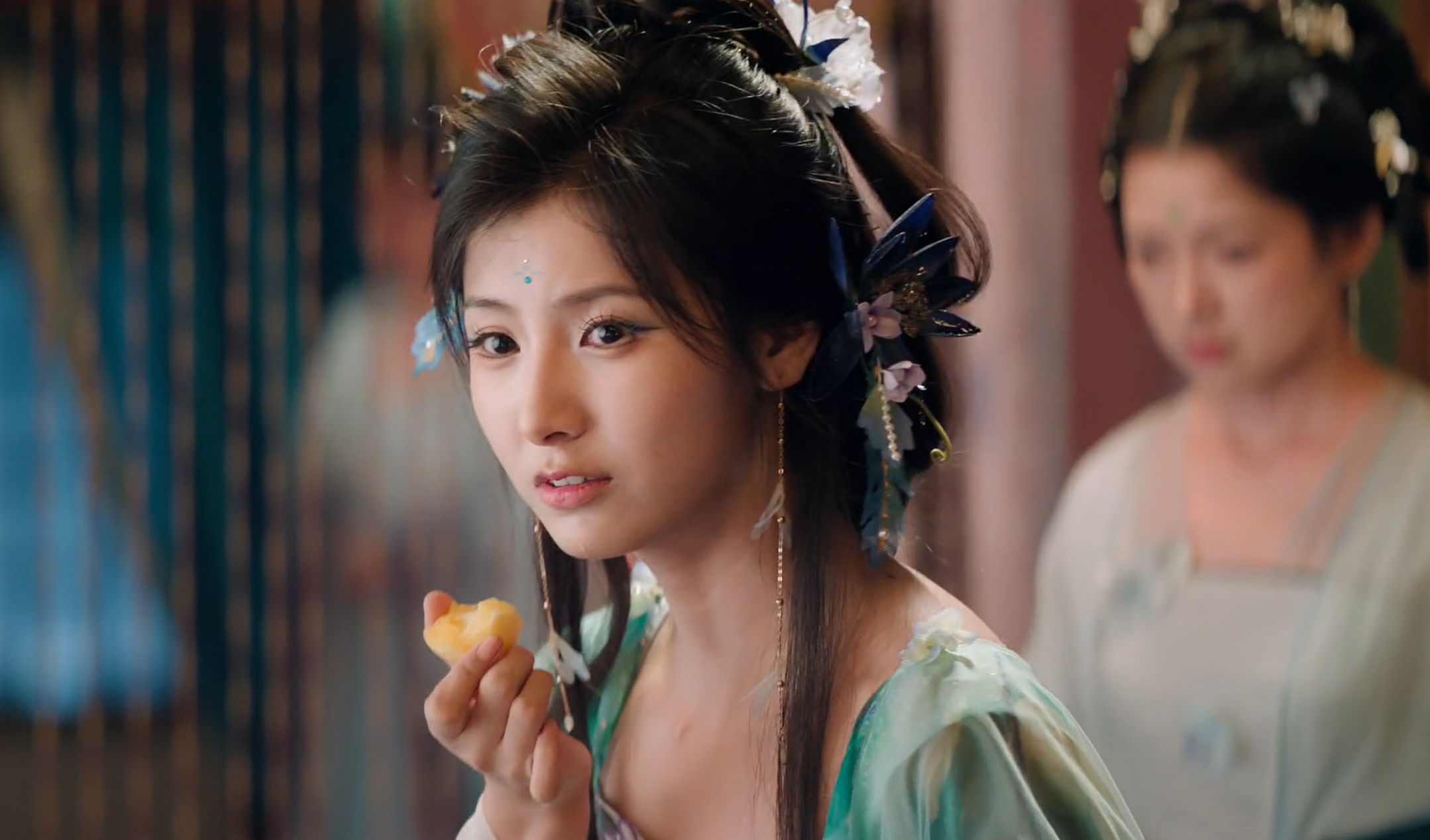 卢昱晓《入青云》里短剧演员扎堆，离开美颜滤镜，谁扛住了镜头