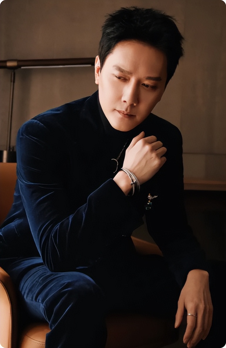 与景甜闪婚传闻真相大白1个多月，冯绍峰更新动态，赵丽颖说得对