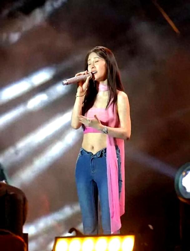 表面“黄花大闺女”，背地却偷偷生子的女星，最后一个想不到