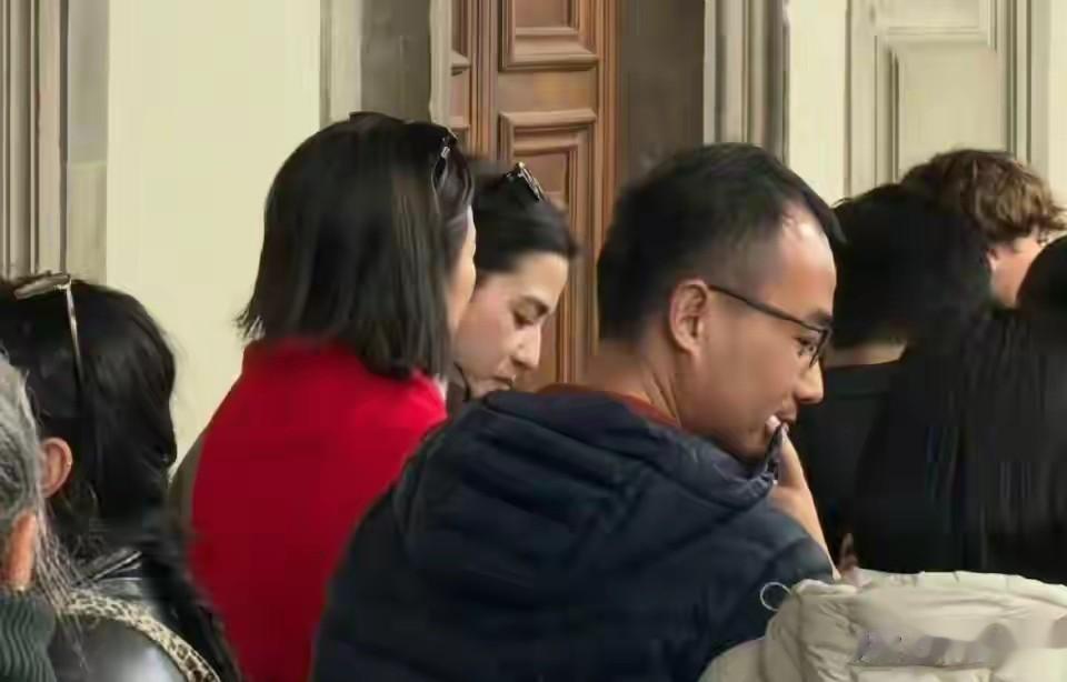 霍启山和“妲己”娜然回香港，女方幸福肥藏不住，霍家已承认儿媳