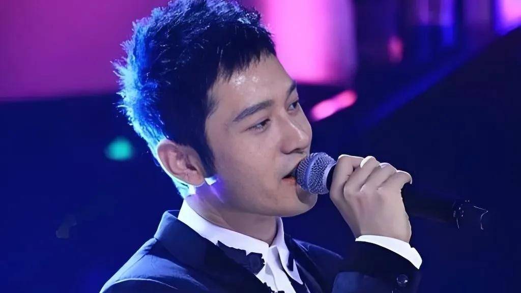 离婚3年，48岁的黄晓明再次官宣喜讯，已成为杨颖高攀不起的存在