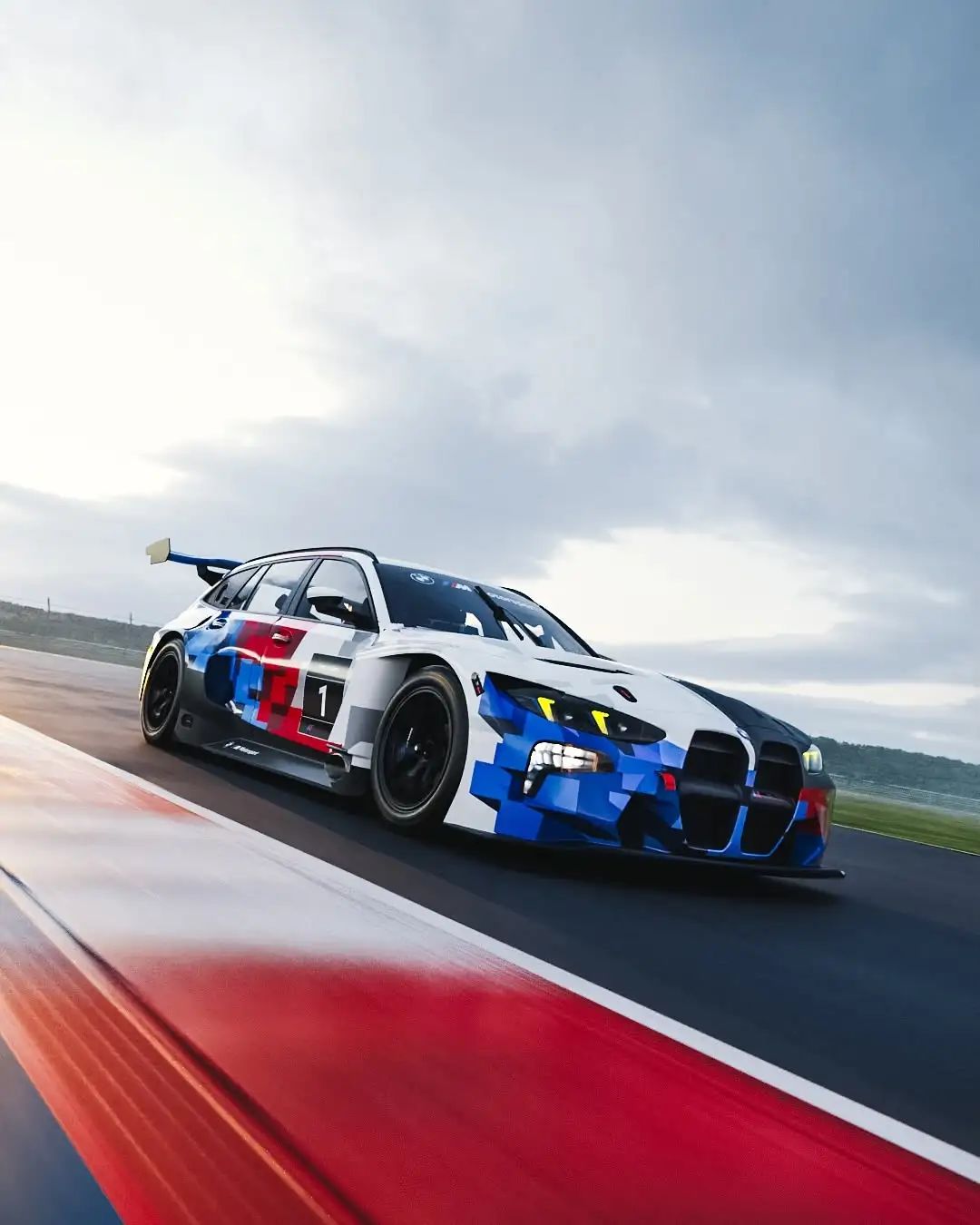 宝马又在愚人节整活,发布了两款\全新\宝马车型