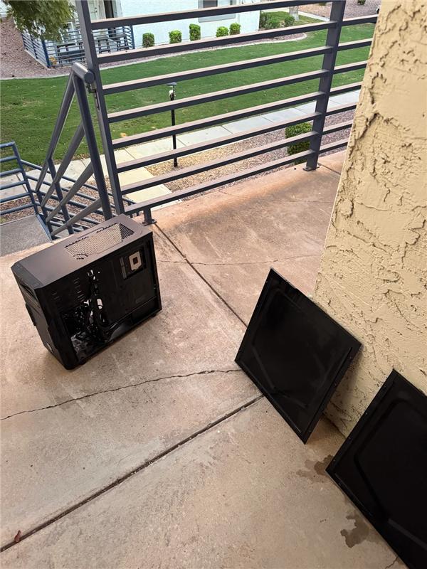 垃圾堆里捡到10年前配置主机!i5-6600+R9 380:清理后竟还能用