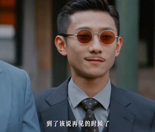 没对比就没伤害!脸僵又肿、表情呆滞的曾黎,一人拖垮了央视大剧