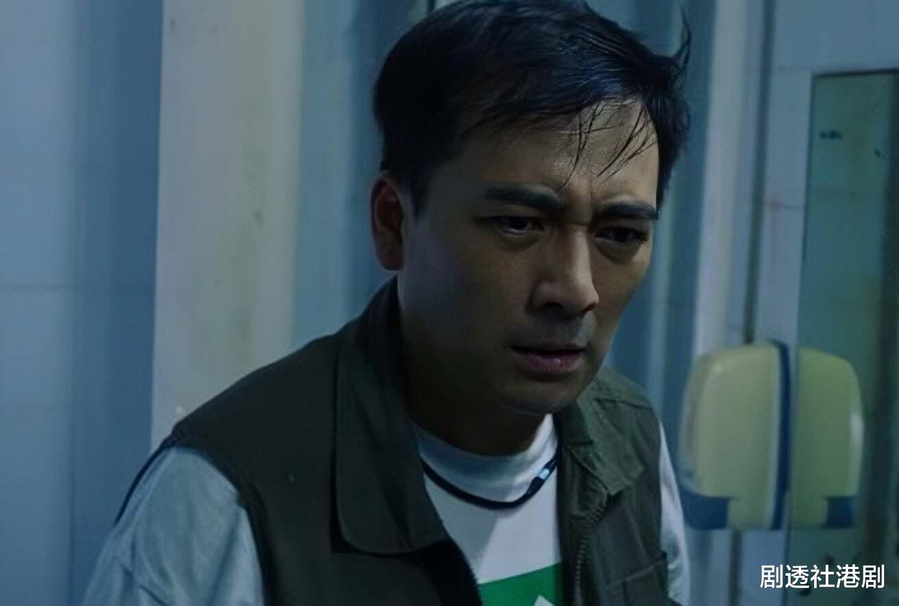 TVB知名男星沦为小配角离巢,性格佛系不争不抢,转型演舞台剧成剧帝