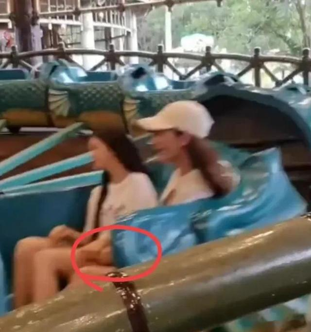 汪小菲与孩子的一次出行，竟然又在小玥玥身上看到了故人之姿！