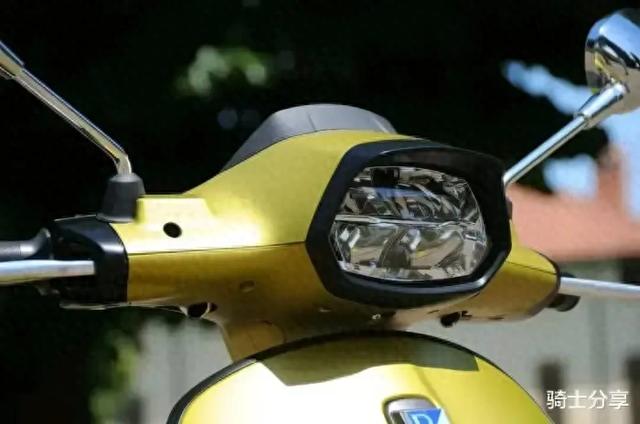 售价20300元，内地市场最贵125踏板车诞生，外观很拉风