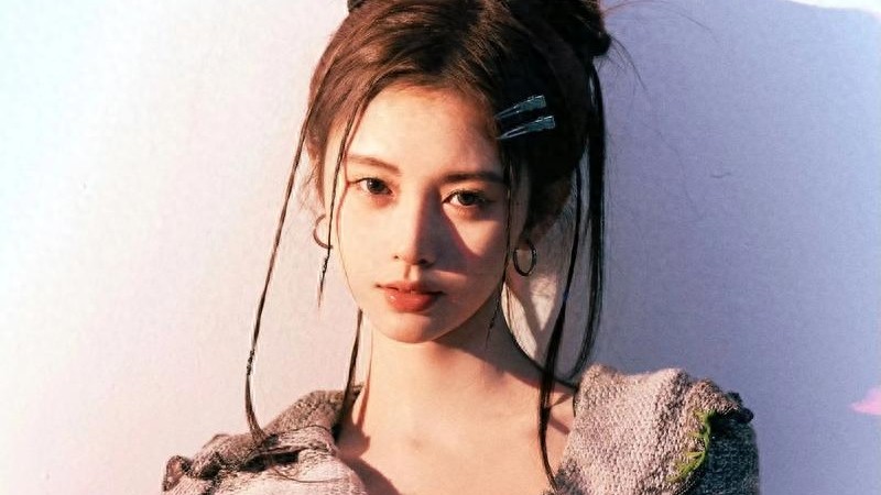 鞠婧祎方控丝芭伪造合约，解约纠纷掀起舆论波澜