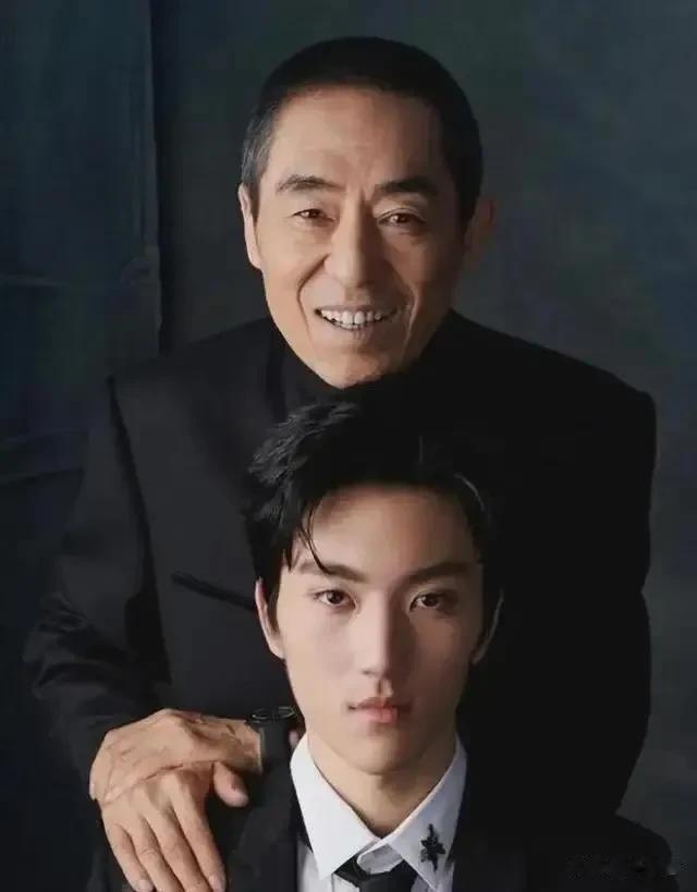 张艺谋做梦也没想到，才24岁的儿子，已经扛起了老张家的门面！