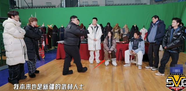 同样是老板带艺人，对比邓超和陈赫的相处细节，亲疏远近一目了然