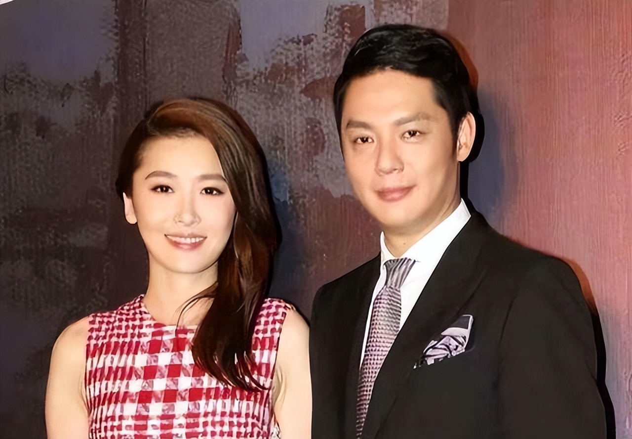 离婚8年，傅程鹏程愫高调认爱，给内娱上了一课，终是周励淇输了