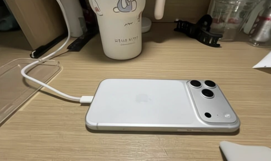 iPhone17ProMax再度翻車？充電“嘶嘶聲”或成蘋果新賣點