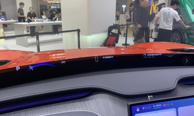 小米YU7上市96小時：門店營業至凌晨三點，黃牛加價2萬倒賣，友商報銷定金搶單