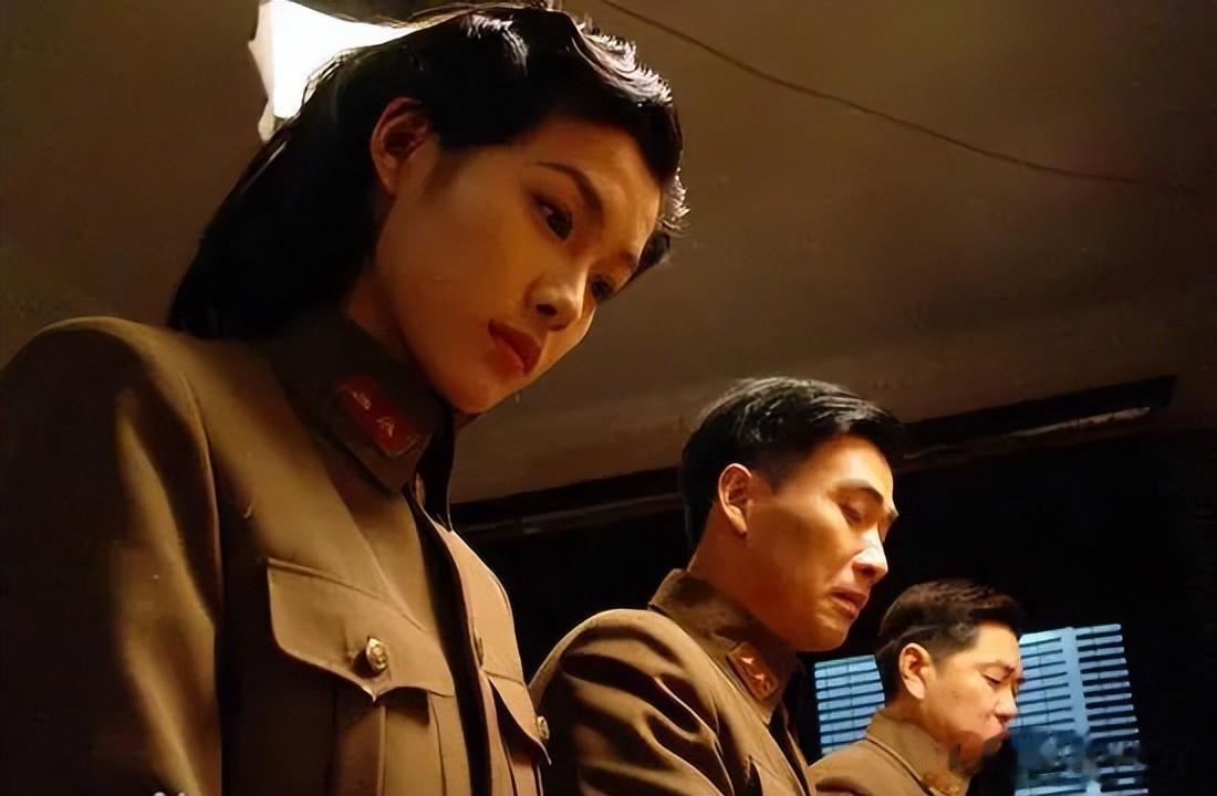 于娜治好了容貌焦虑?曾是惊为天人的“岩女郎”,缘何高开低走