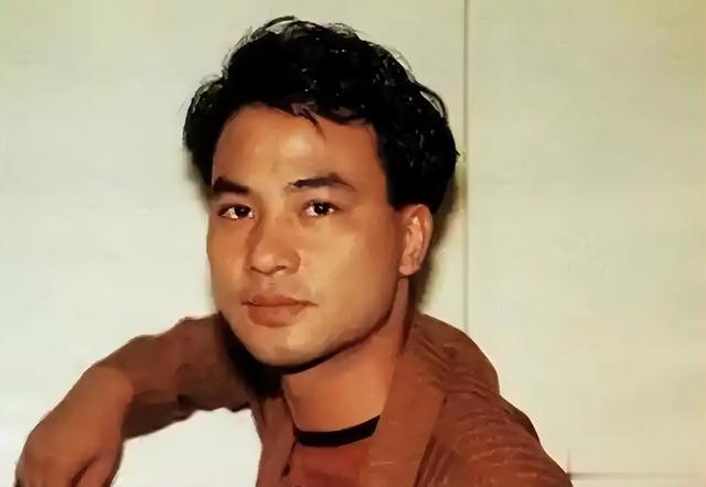 70岁任达华现状，收完麦子又来种玉米，“影帝”农忙季也得回家