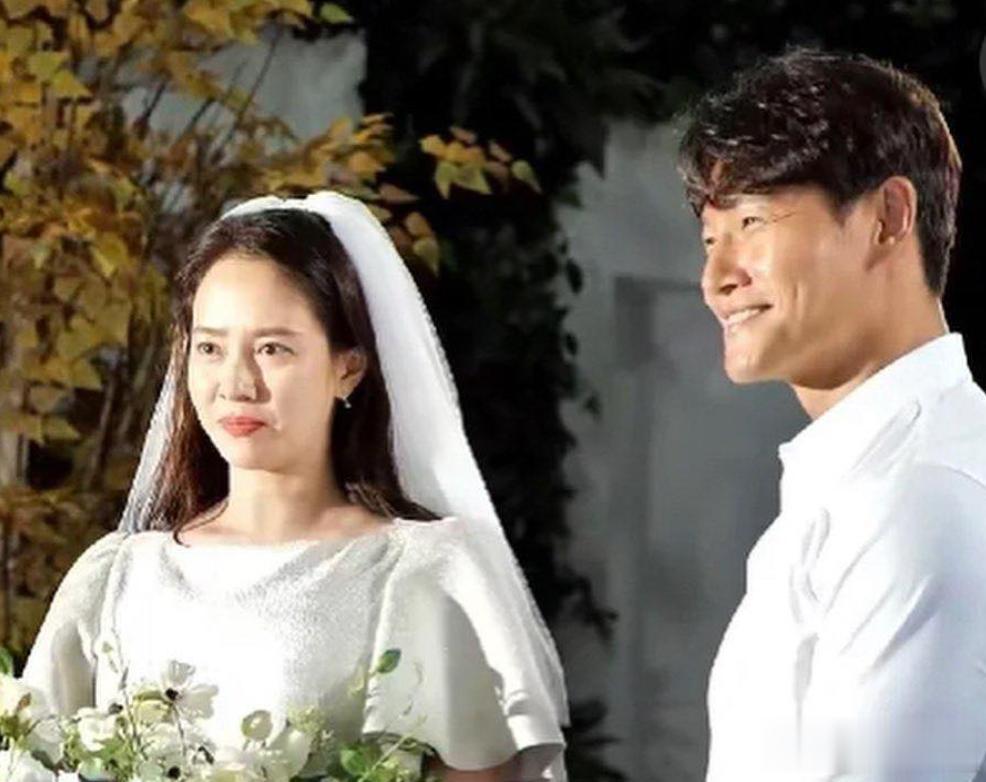 金钟国新婚风波又起，婚礼请100人却没好友李光洙，后者尴尬回应