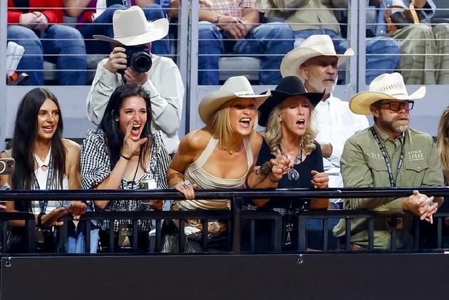 金发牛仔Bella Hadid