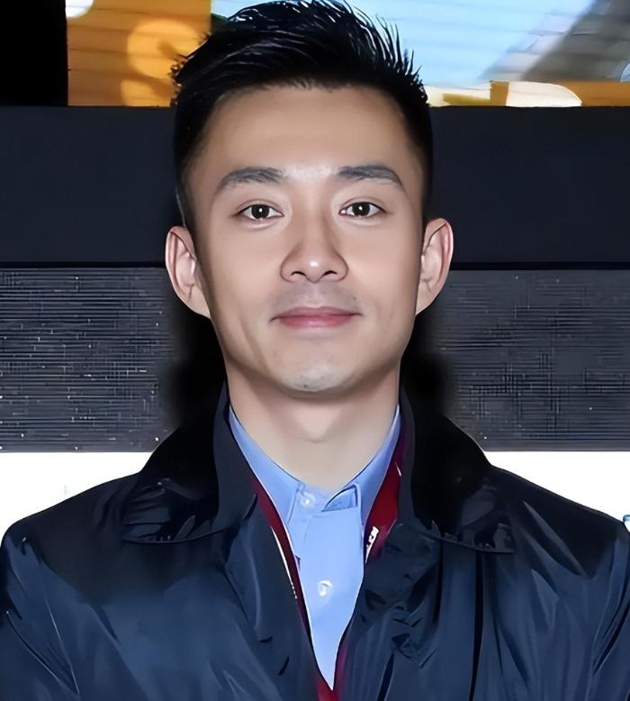 前央视主持亚宁现状,掌管大集团身家百亿,56岁已满头白发