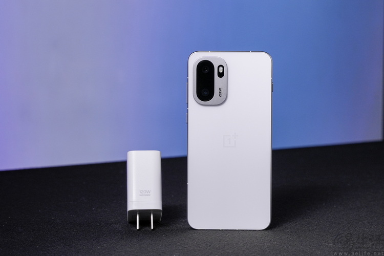 手機快充重回“百瓦級”，但它們真的更快了嗎