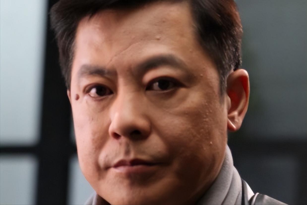 国内挣钱国外花？59岁演员祖孙三代定居美国，高调炫耀奢侈生活！