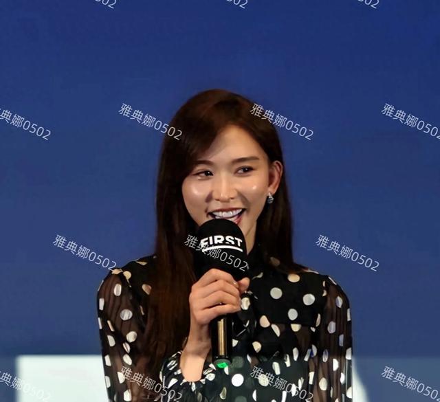 林志玲来西宁了她虽然个子高但身材一般，脸更像充了气一样直反光