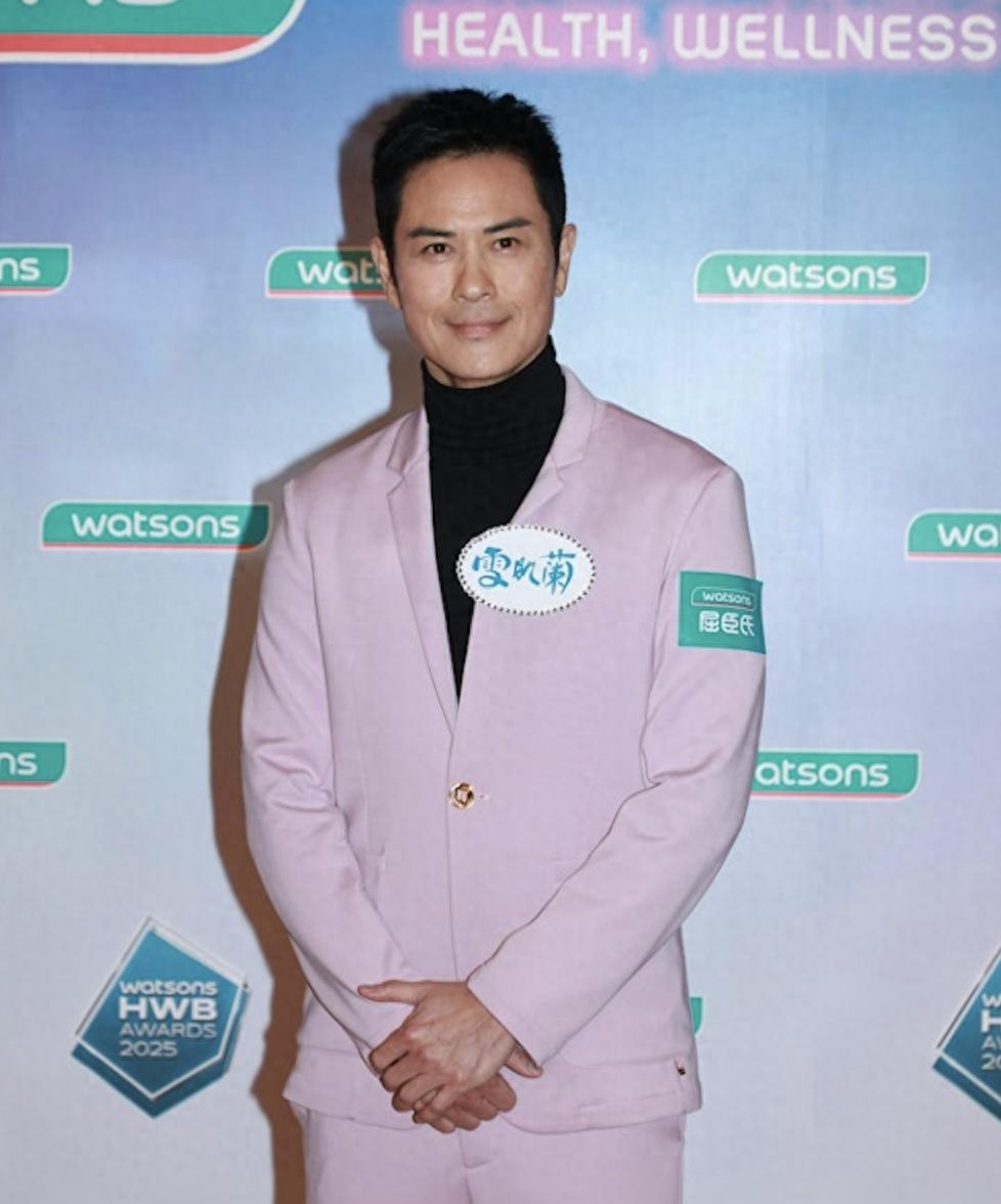 郑嘉颖自曝长子中文差，后悔让孩子读国际学校，每晚陪读无暇社交