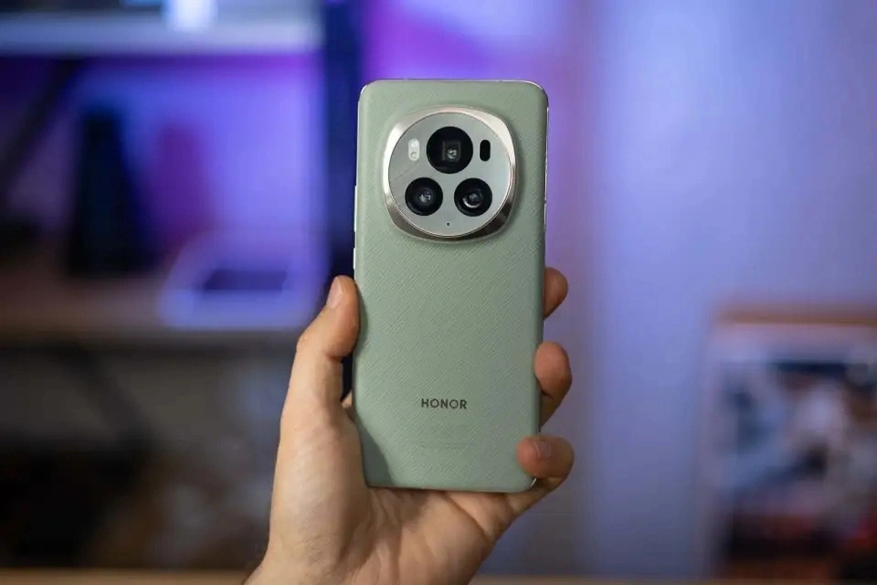 榮耀徹底“攤牌了”，從5699元跌至2989元，進入清倉倒計時