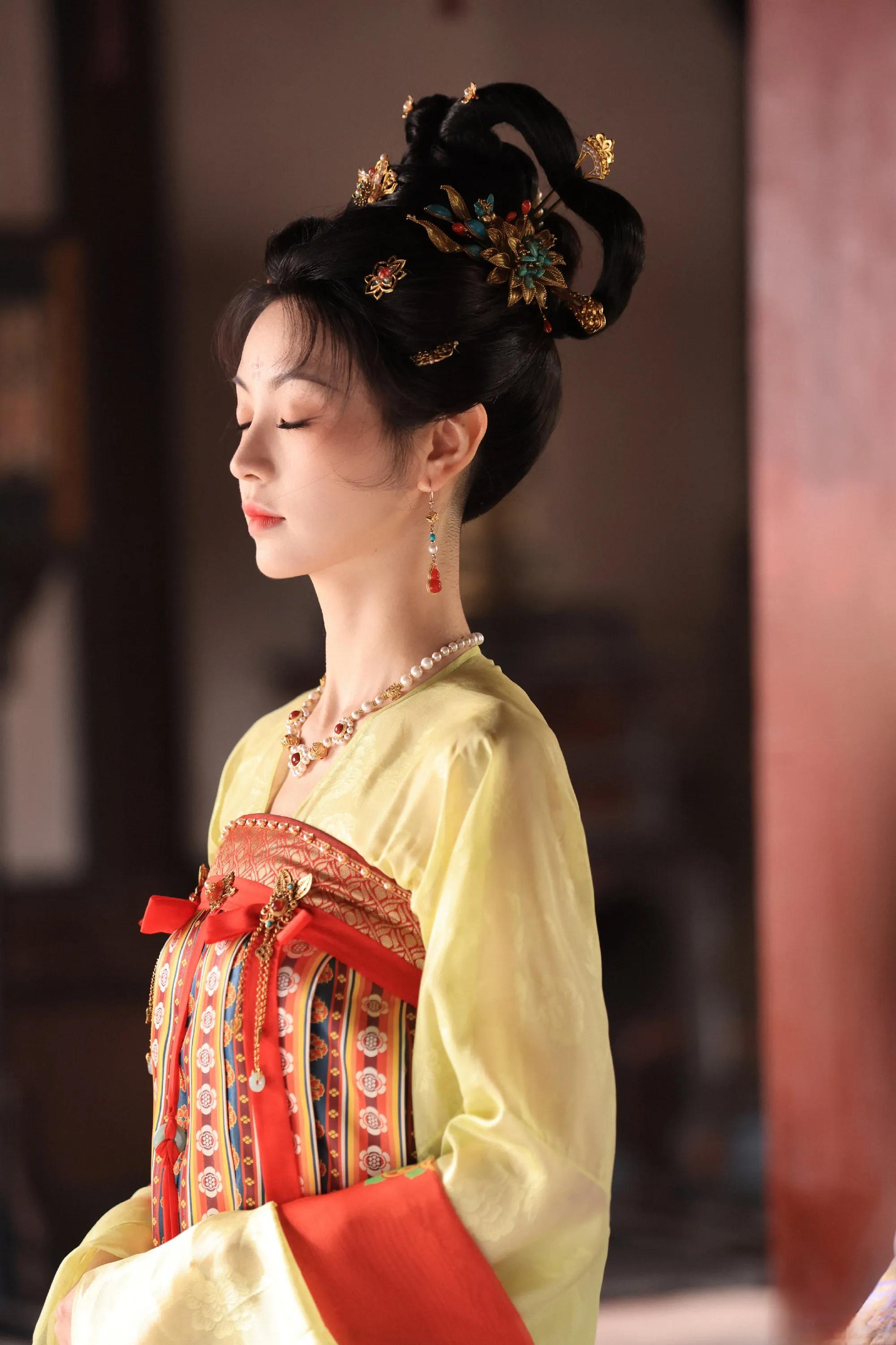 田曦薇最新古风剧照来袭，真美呀