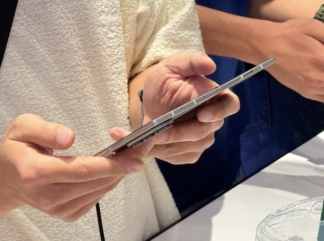 5000萬像素四攝+4.8mm超薄機身，蘋果首款可折疊iPhone細節曝光