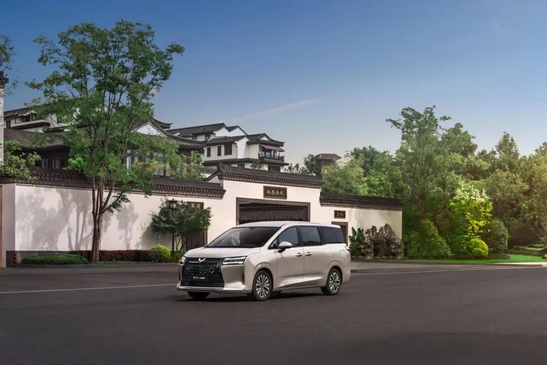 五菱星光730亮相成都国际车展