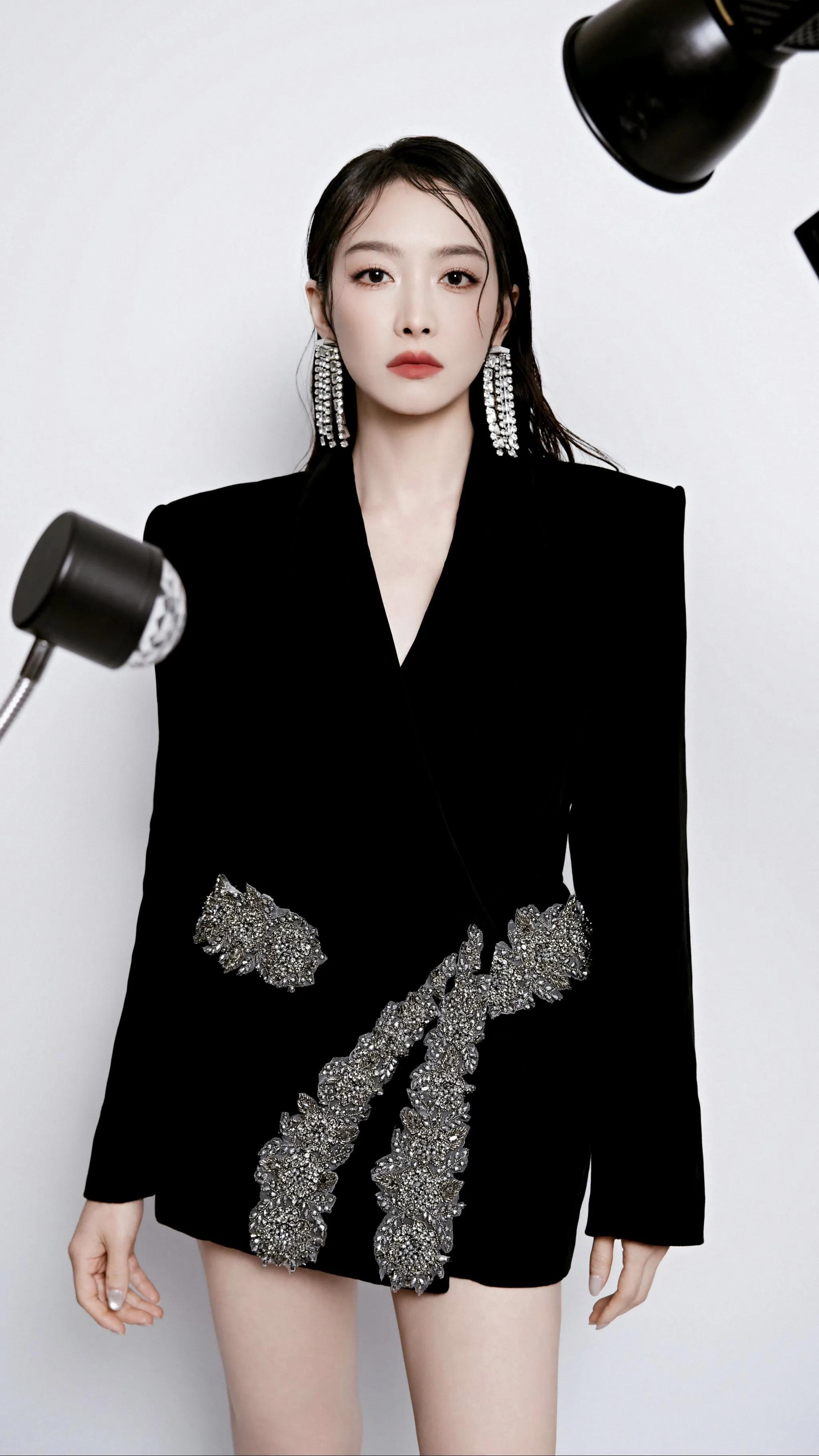 宋茜壁纸，宋茜W盛典造型高清无水印壁纸