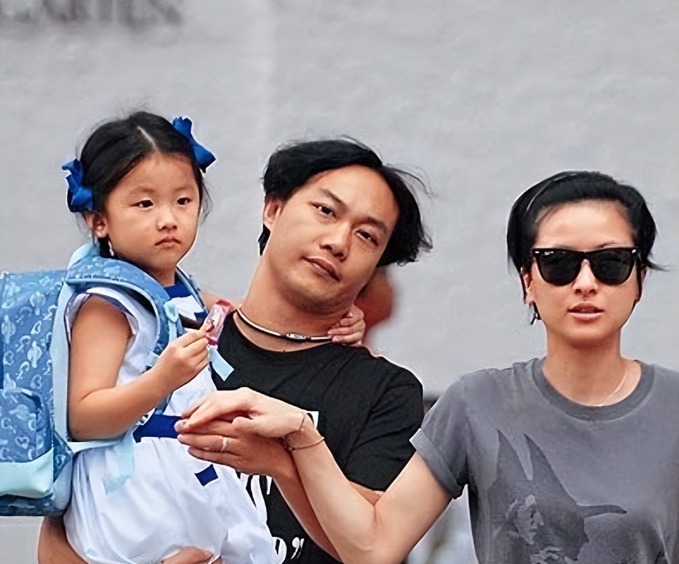 陈奕迅没想到，和混血男友官宣恋情的21岁女儿，竟走上他的来时路