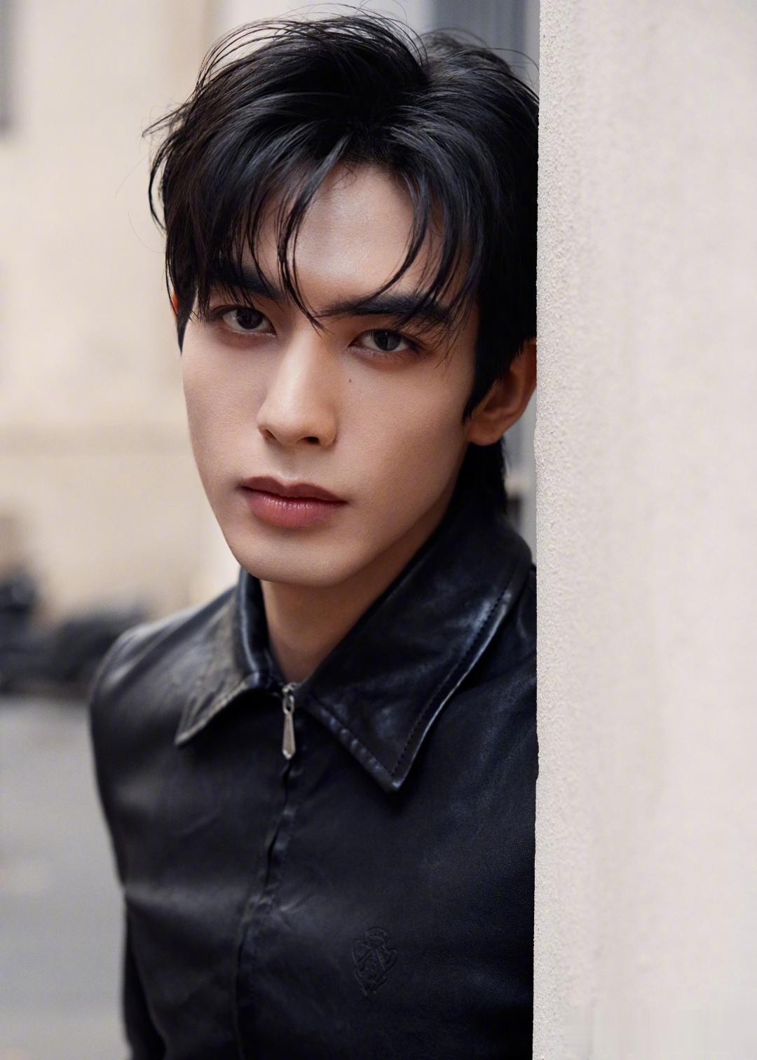 贾乃亮卖假货？韩雪卖货被嘲？宋威龙投靠赵露思资本？