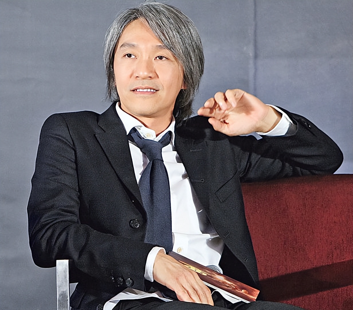 田启文吐槽买周星驰公司股票不赚钱,曝星爷从不欠薪,揭辞职原因