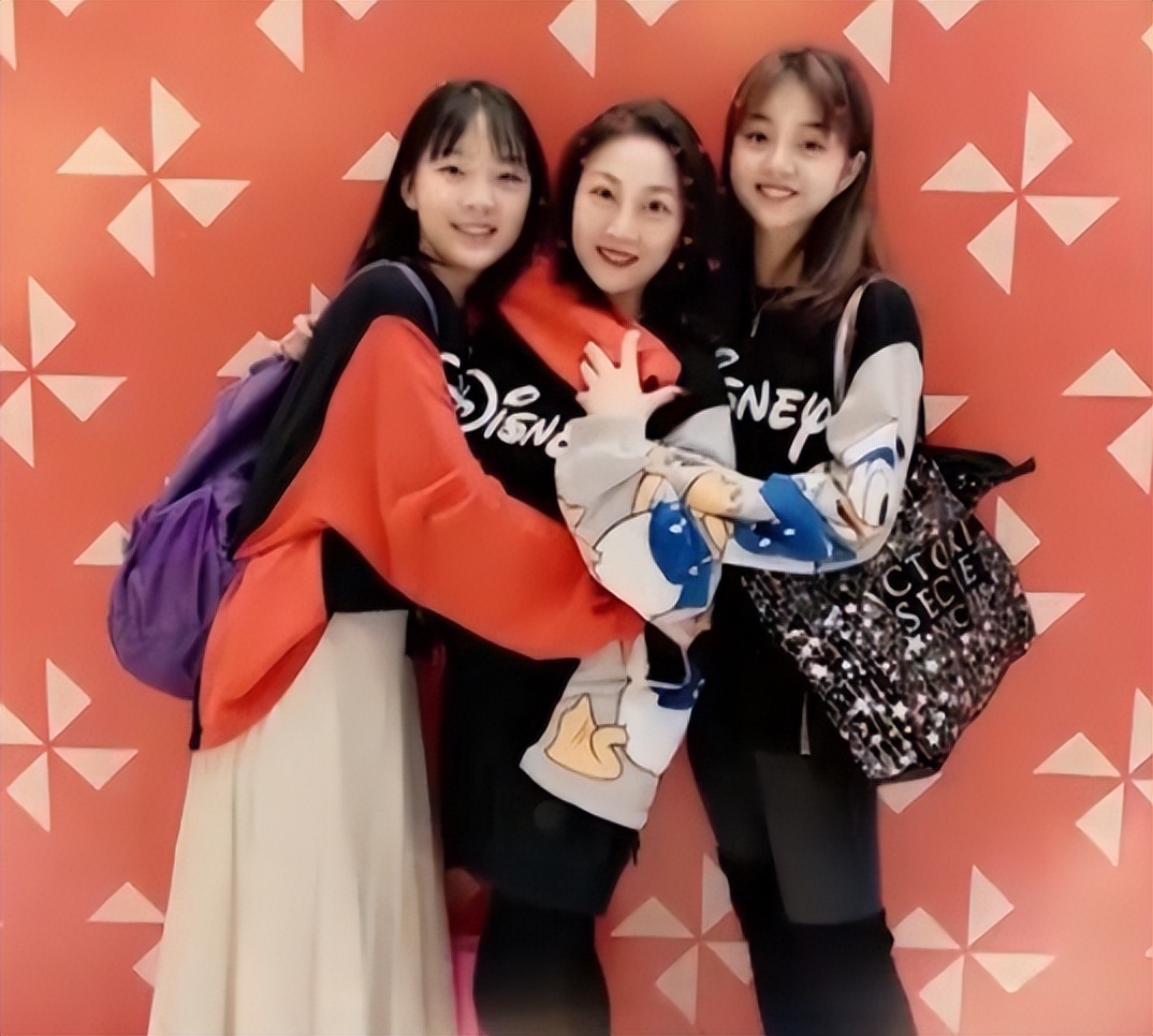 56岁的广州美女蒋文端，曾独闯tvb两年，后来回内地当上了女领导