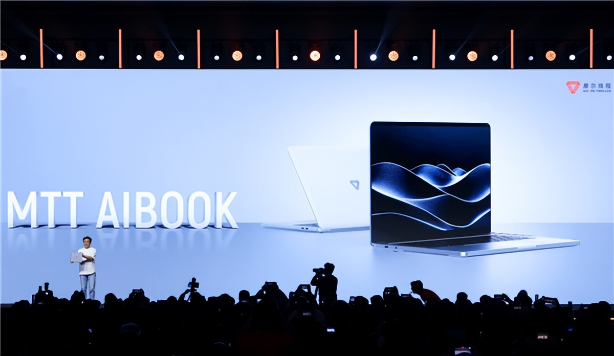 新架構×1、新芯片×3、新整機×2、新集群×1：5歲摩爾線程徹底爆發