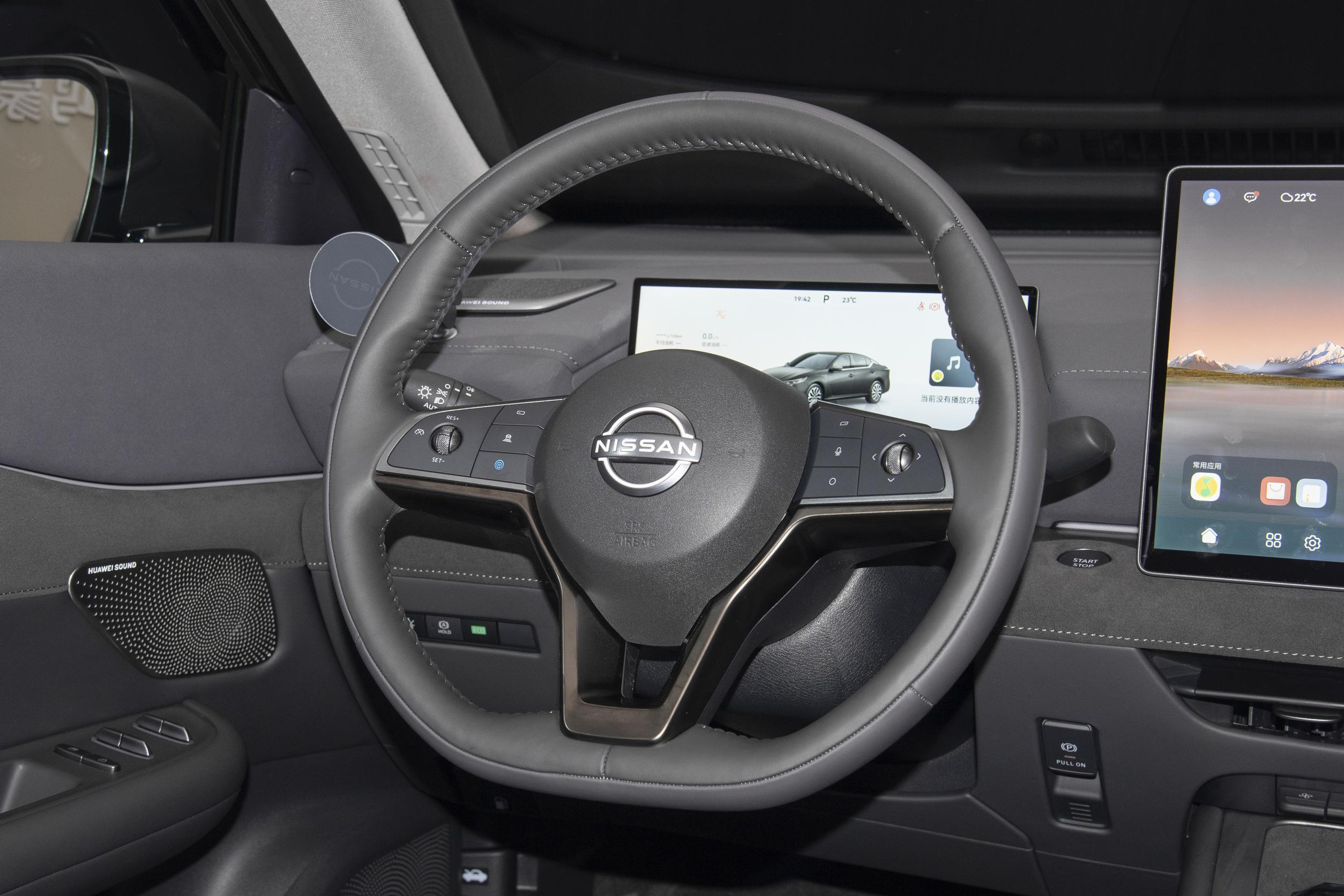 合资燃油车里的新势力，天籁·鸿蒙座舱如何做到科技与温度并存？