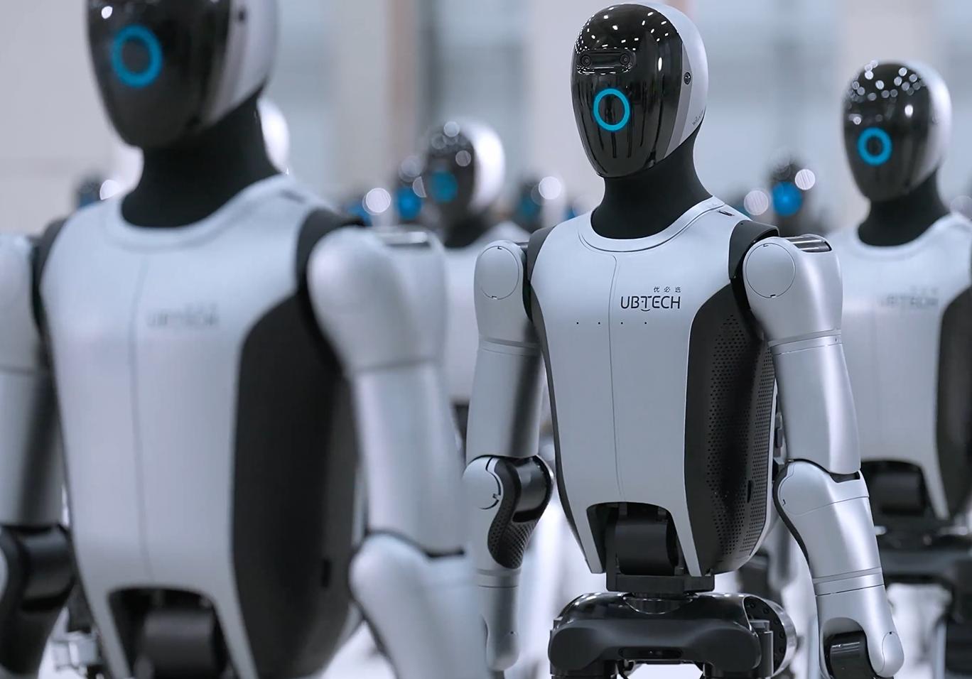 優必選人形機器人“亮劍集結”，Walker S2啟動批量交付