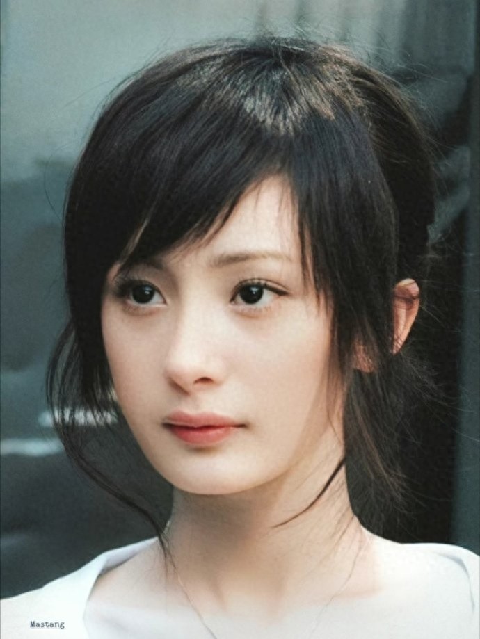 DNA动了！杨幂大学形体课旧照曝光，甜妹本色藏不住