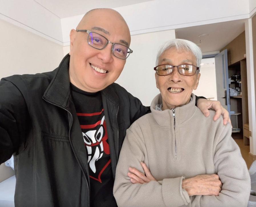 突发！87岁TVB演员患胰脏癌，放弃治疗不戒烟，瘦骨嶙峋不足63斤