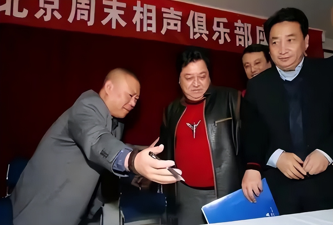 80元门票卖不动？冯巩输的不是票房，而是主流相声的“脸面”